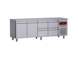 Koeltafel samengesteld uit :