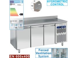 Wand  diepvriestafel, geventileerd, 3 deuren EN 600x400, 550 liter